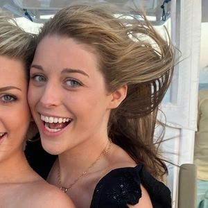 Meet your Posher, Eliza